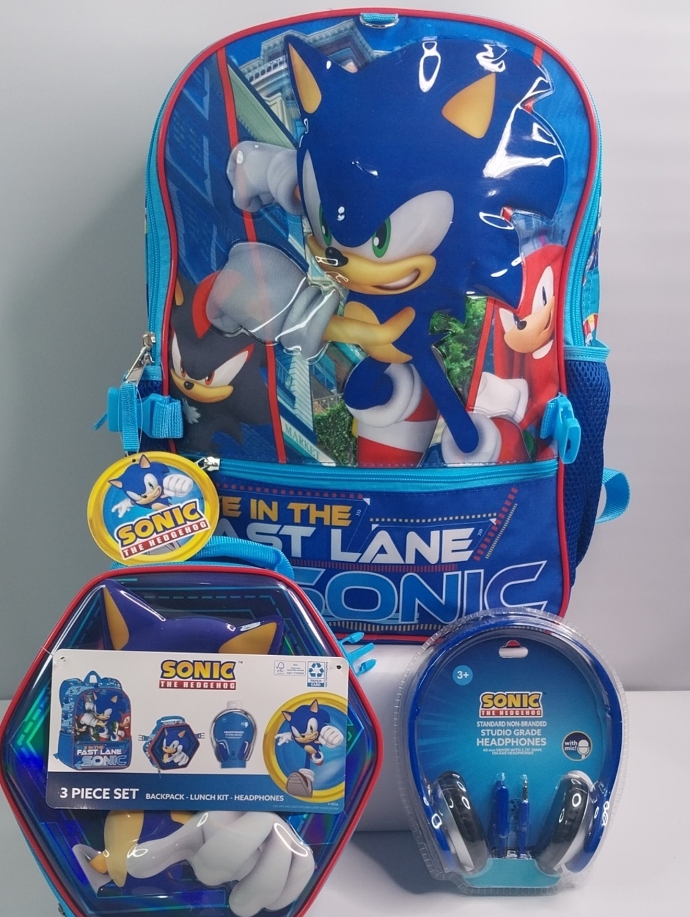 Sonic The Hedgehog 3 Piece Set With Headphones And Lunch Kit Backpack
